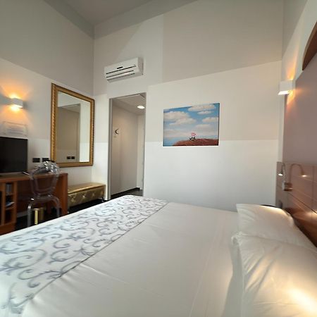 Hotel Europa วาเรเซ ภายนอก รูปภาพ