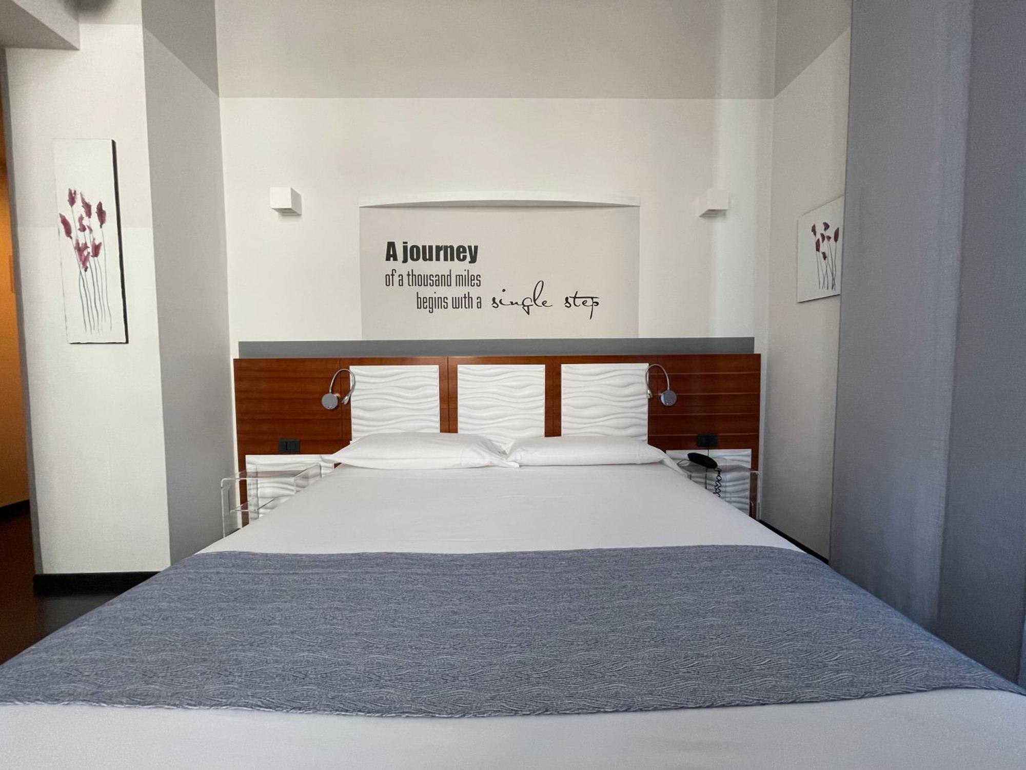 Hotel Europa วาเรเซ ภายนอก รูปภาพ